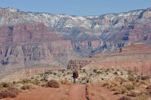 Paisagens de tirar o fôlego na descida do Grand Canyon, no Arizona, nos Estados Unidos